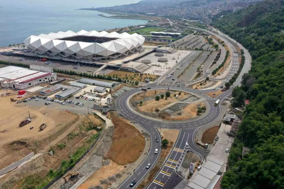 Trabzon'da Modern Kavşak Trafiğe Açıldı