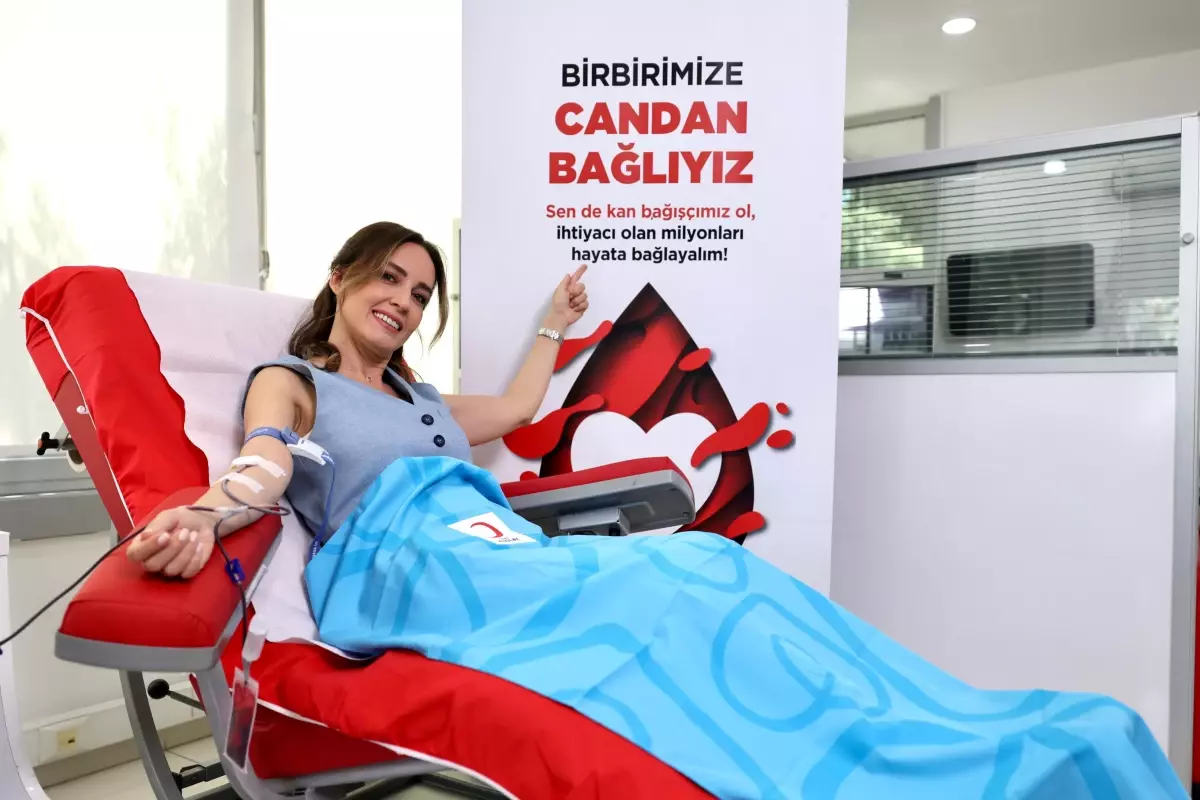 Ünlülerden Kızılay'a Destek: 'Birbirimize Candan Bağlıyız' Kampanyası