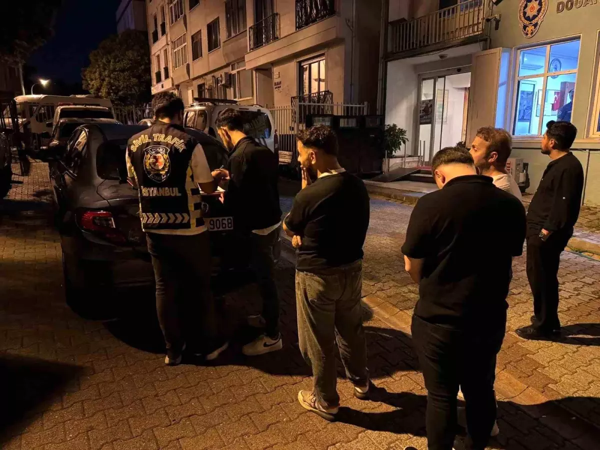 Üsküdar'da Düğün Konvoyu Yapan 6 Sürücüye Cezai İşlem