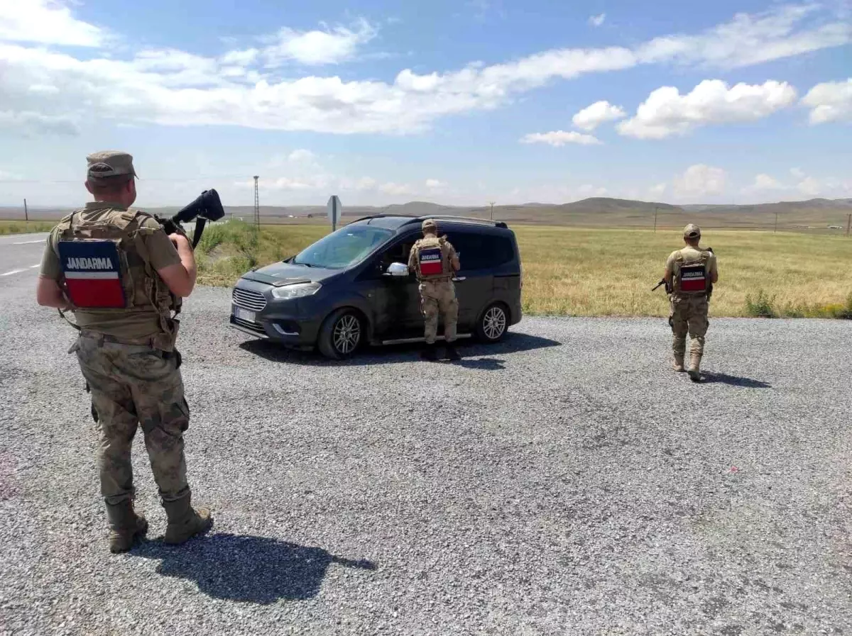 Van'da Jandarma Operasyonu: 11 Tutuklama
