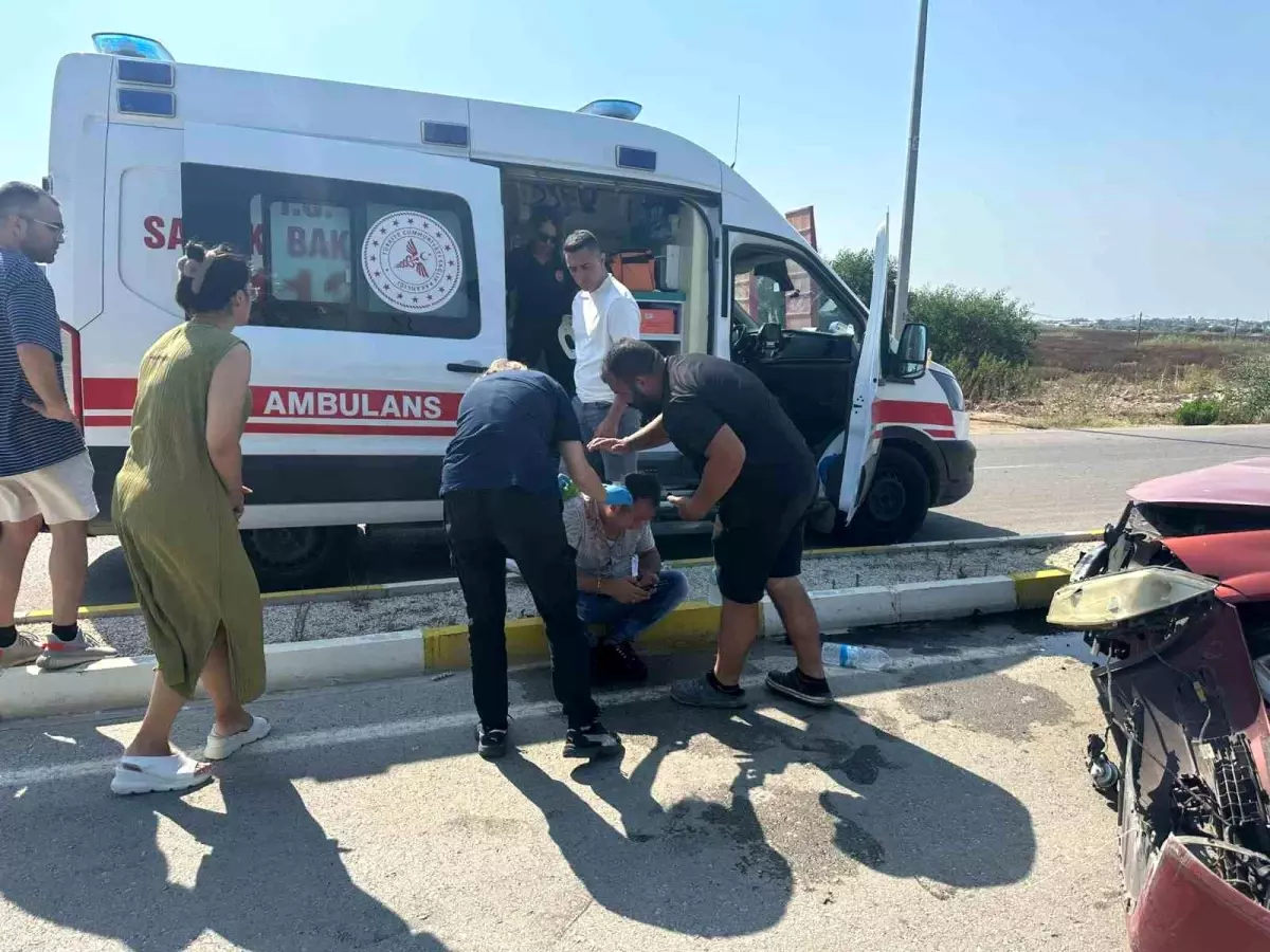 Antalya'da Trafik Kazası: Sürücü Yaralandı