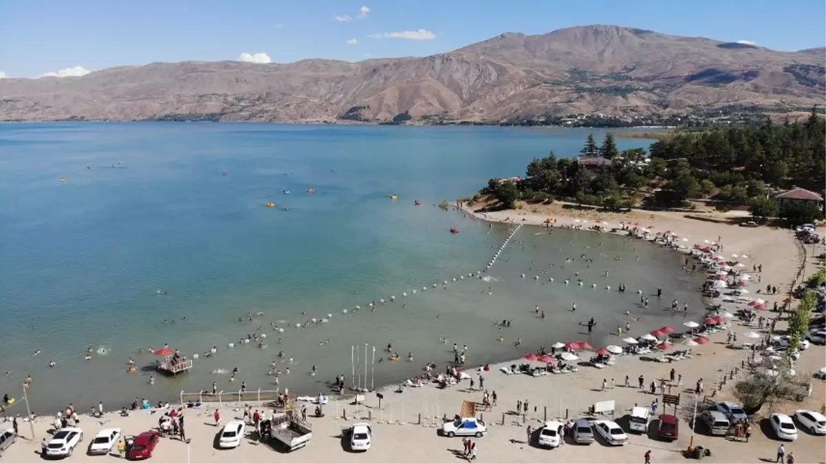 Hazar Gölü'nde Kalp Krizi Geçiren Adam Hayatını Kaybetti