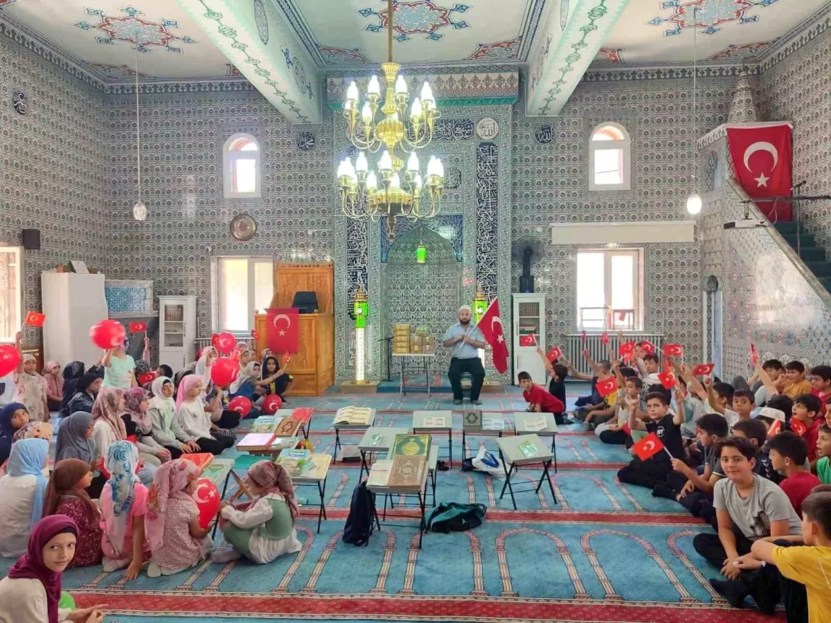 Ahmet Yavuzer Camii'nde çocuklar 15 Temmuz ruhunu yaşattı