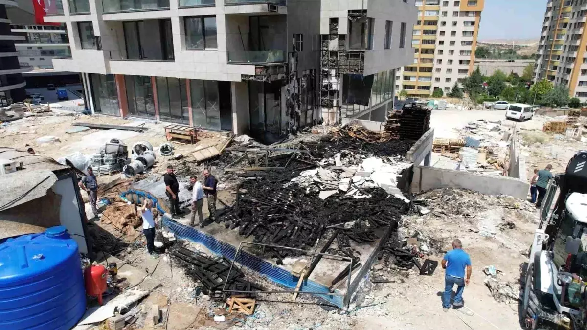 Ankara'da İnşaat Alanında Yangın Paniği