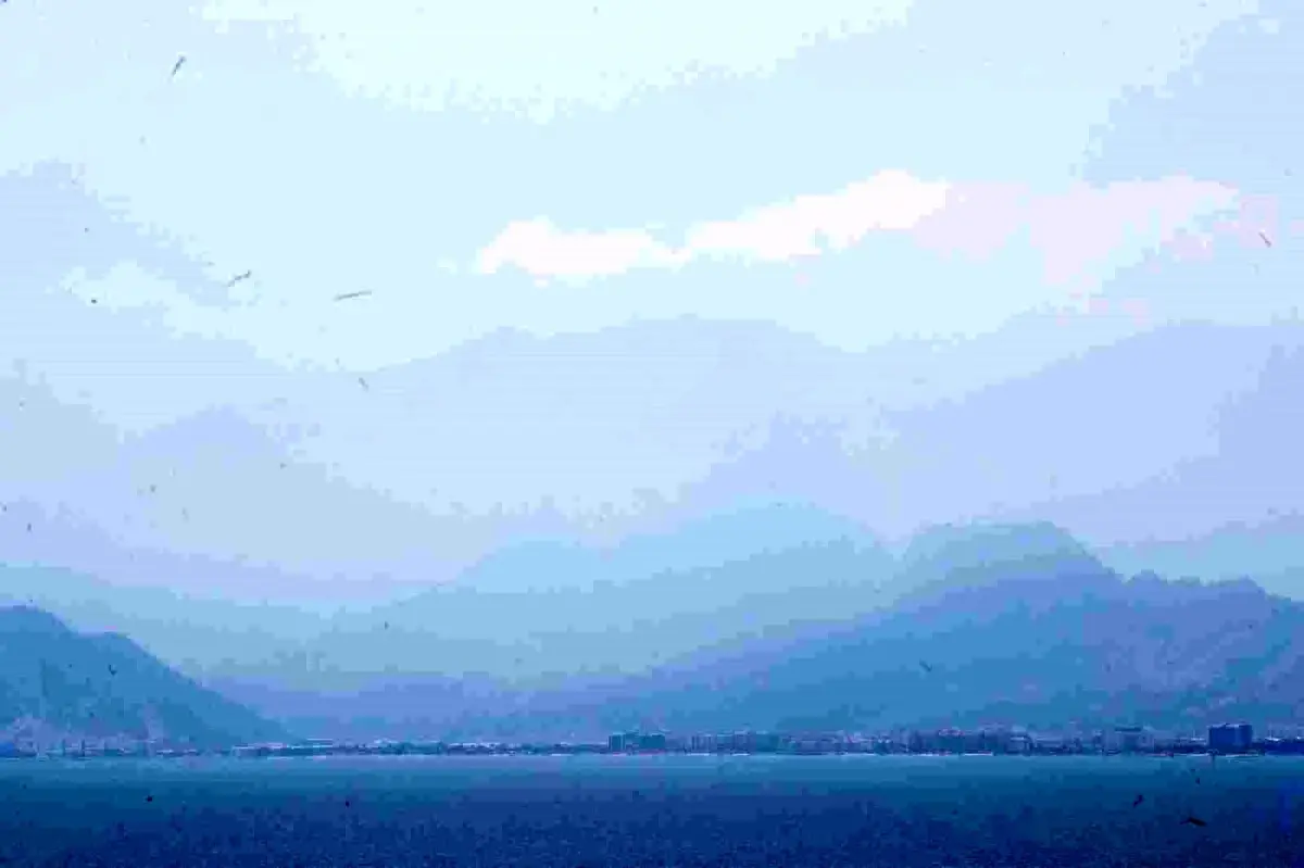 Antalya'da Aşırı Sıcaklar ve Nem Bulutları