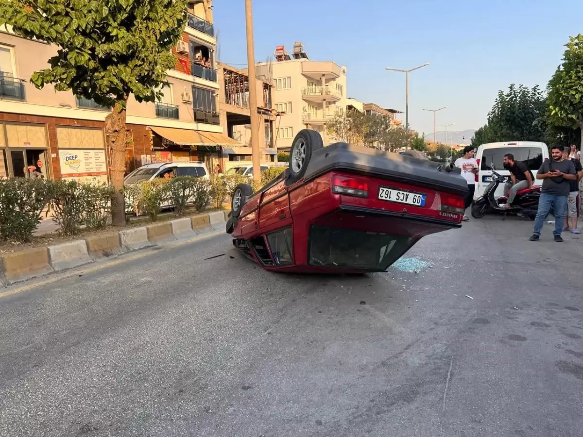 15 Yaşındaki Gencin Kullandığı Otomobil Takla Attı