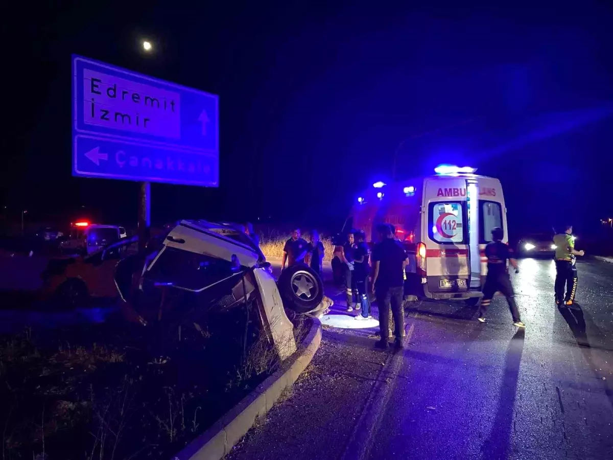 Çanakkale'de Trafik Kazası: 3 Yaralı