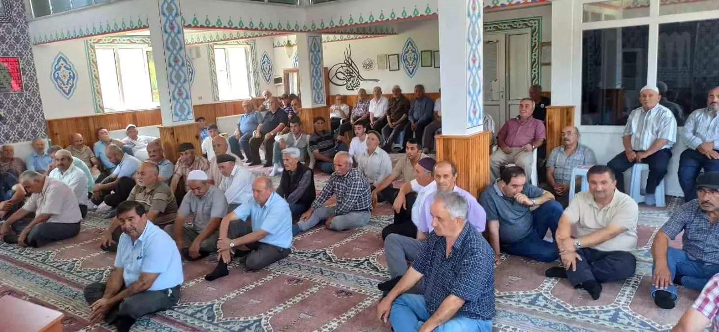Devrek'te Aşure Programıyla Dayanışma Örneği
