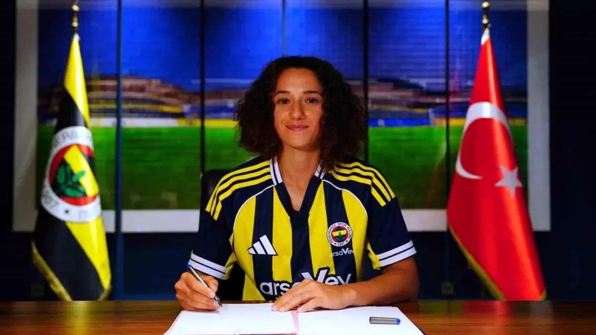 Fenerbahçe Kadın Futbol Takımı, Peritan Bozdağ'ı Kadrosuna Kattı
