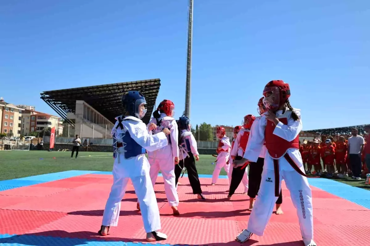 Gençlik ve Spor Yatırımları Ülkenin Geleceği İçin Önemli