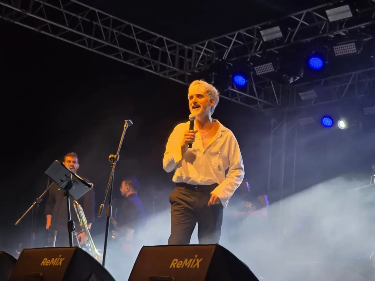 Manuş Baba, 25. Geleneksel Evvel Temmuz Kültür ve Sanat Festivali'nde Sahne Aldı