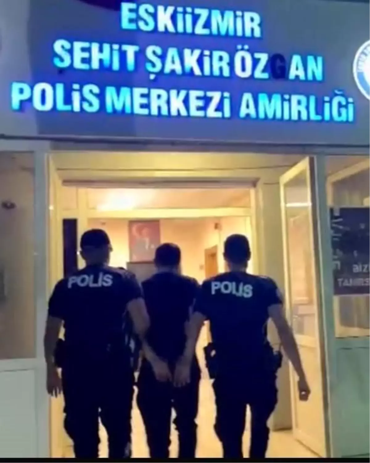 İzmir’de Uyuşturucu Suçundan 11 Yıl Cezası Olan Şahıs Yakalandı