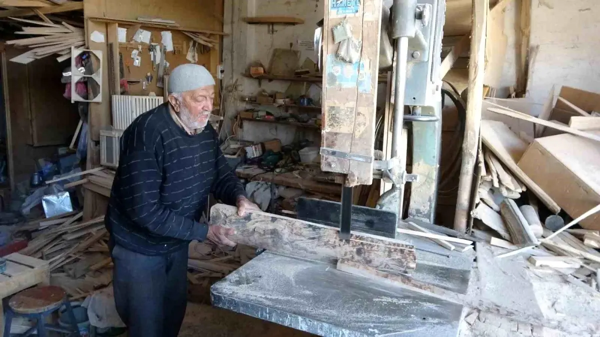 73 Yıldır Marangozluk Yapan 84 Yaşındaki Usta: Çırak Yetiştiremiyoruz
