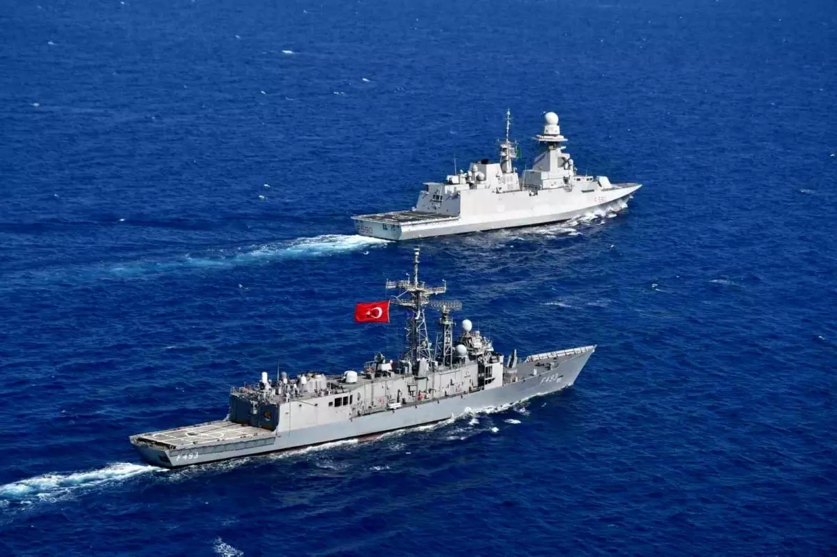 Mavi Vatan'ın Yüzen Kalesi TCG Gelibolu İtalya ile Eğitimde