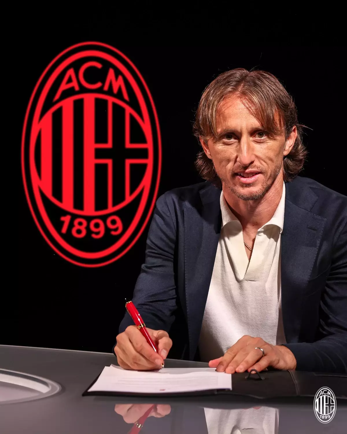 Milan, Luka Modric'i Kadrosuna Kattı