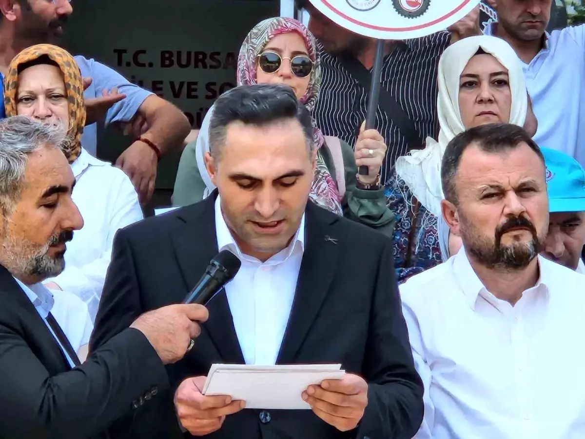 Öz Sağlık İş Sendikası'ndan Kamu İşçileri İçin Protesto