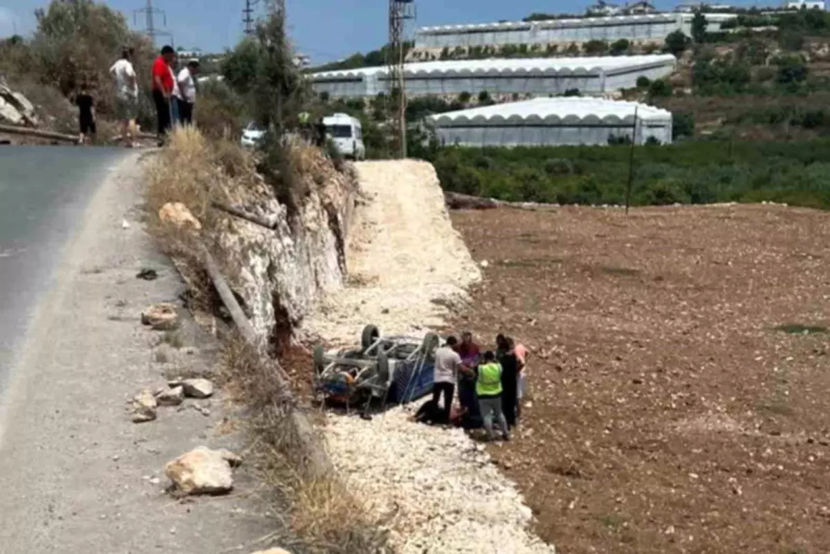 Mersin'de Pat Pat Motorunun Tarlaya Yuvarlanması: Sürücü Yaralandı