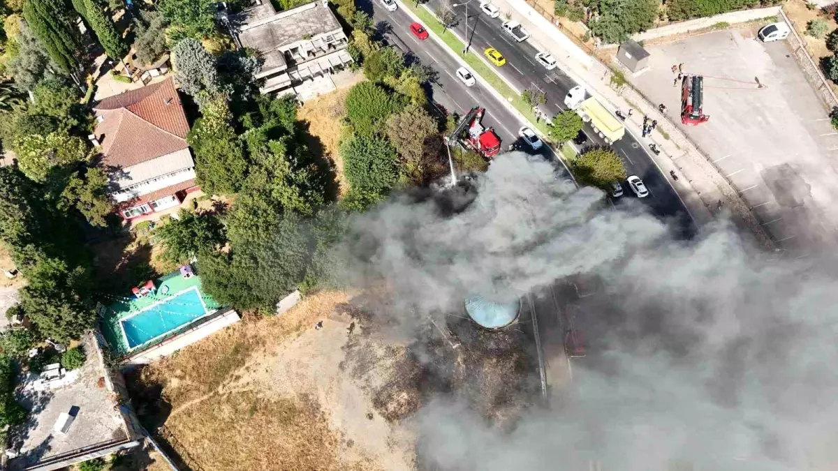 Pendik'te Atık Su Arıtma Tesisinde Yangın Çıktı