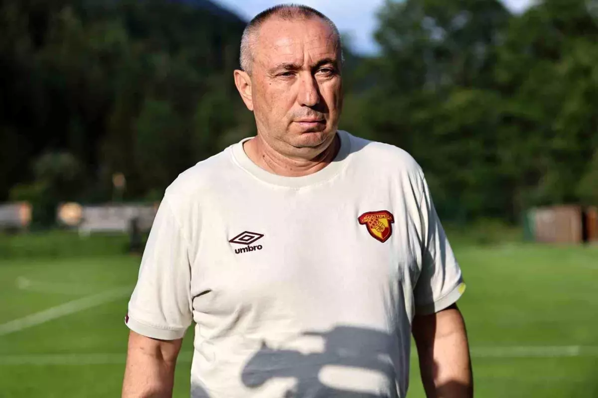 Göztepe Teknik Direktörü Stoilov: 3 Yeni Transfer Yapmamız Gerekebilir
