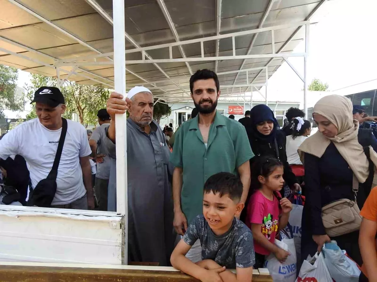 Suriyeliler Türkiye'ye teşekkürle veda ediyor