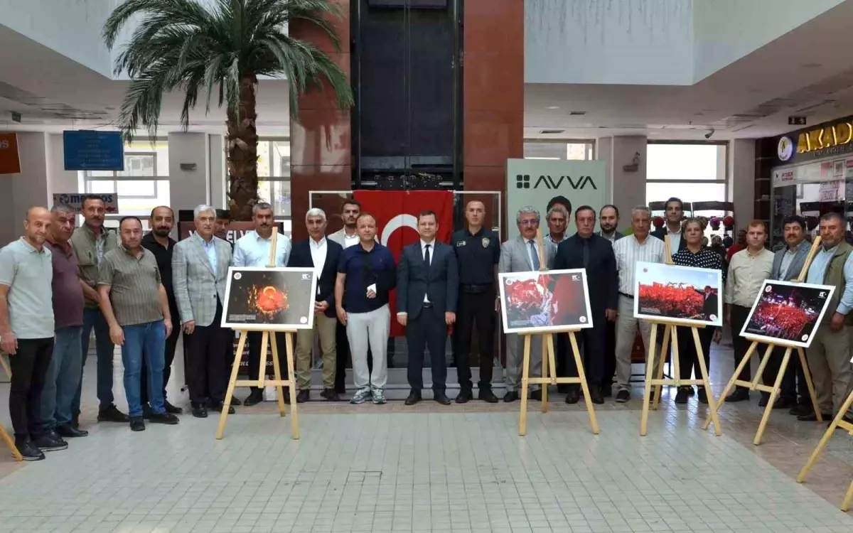 Tatvan'da 15 Temmuz Fotoğraf Sergisi Açıldı