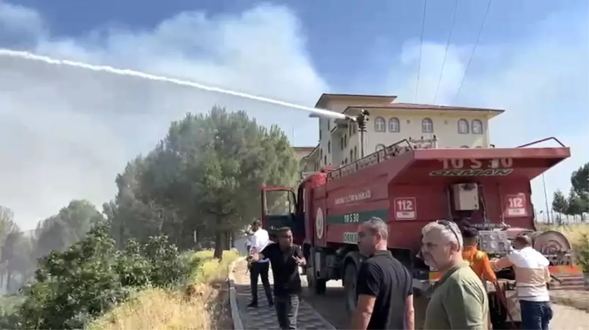 Balıkesir'de Yangın Okulu Tehdit Etti