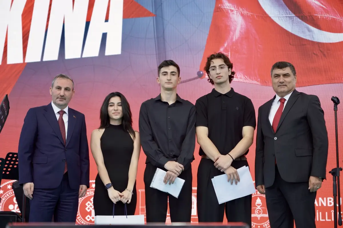 15 Temmuz Demokrasi ve Milli Birlik Günü'nde Şiir Yarışması Ödül Töreni Düzenlendi