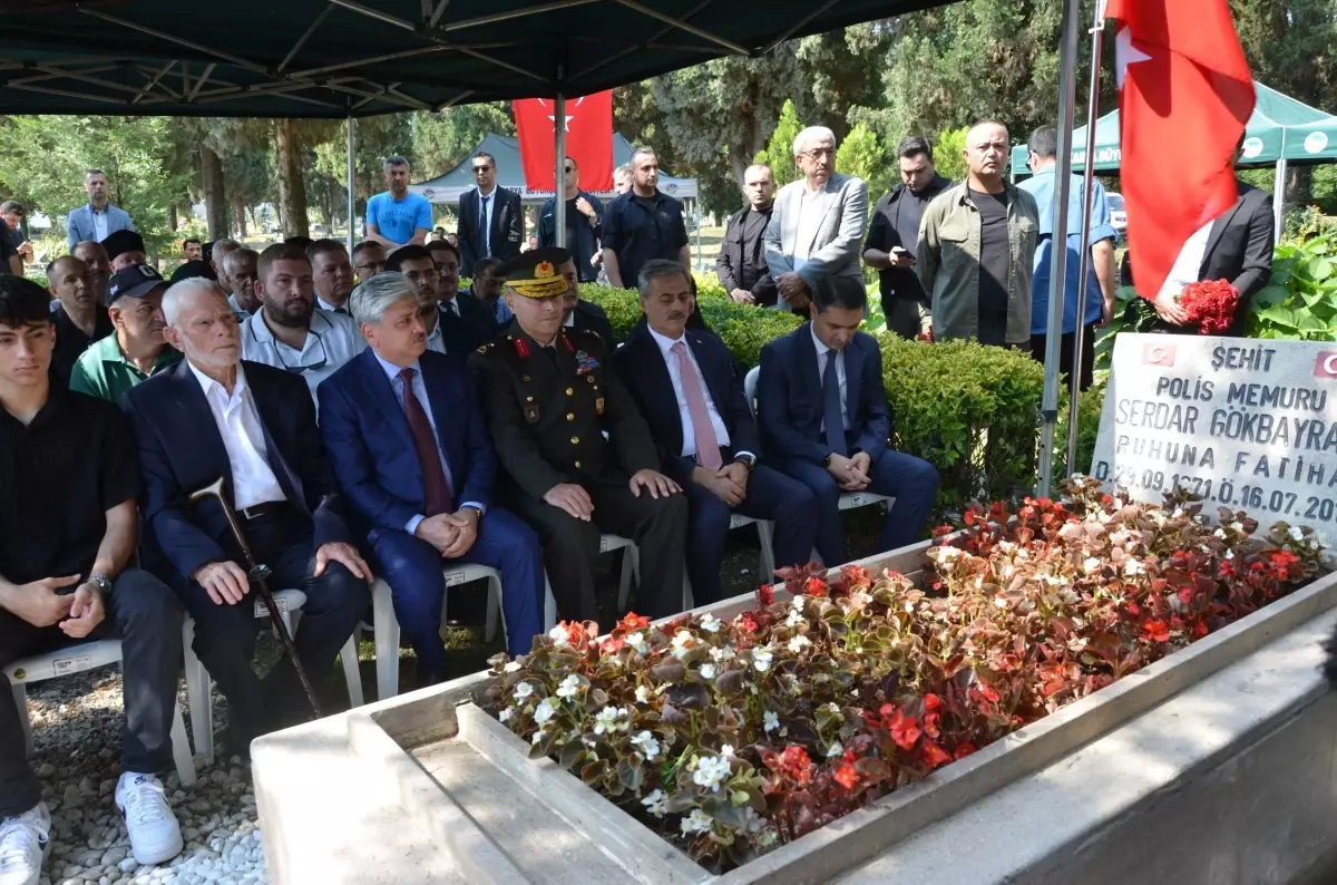 FETÖ'nün 15 Temmuz şehidi Serdar Gökbayrak mezarı başında anıldı
