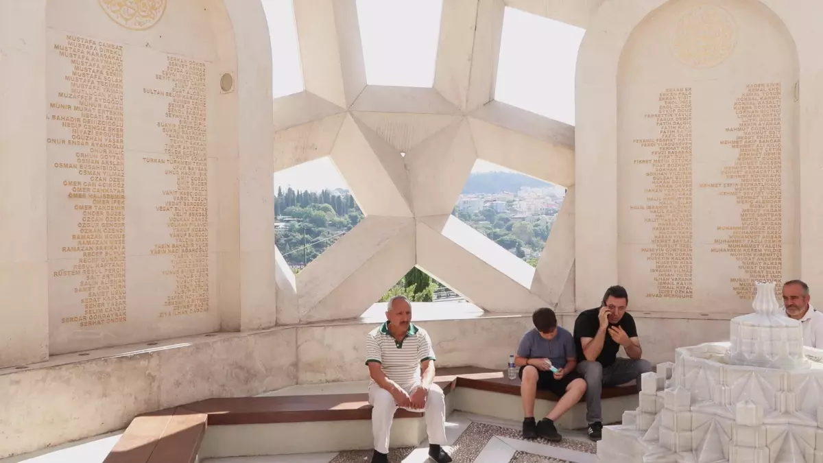 15 Temmuz Şehitler Makamı'nda Anma ve Dualar