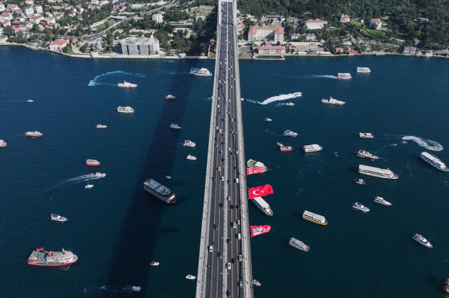 253 boats passed through the Bosphorus in memory of the July 15 martyrs
