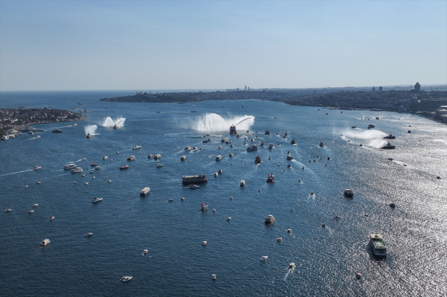253 boats passed through the Bosphorus in memory of the July 15 martyrs