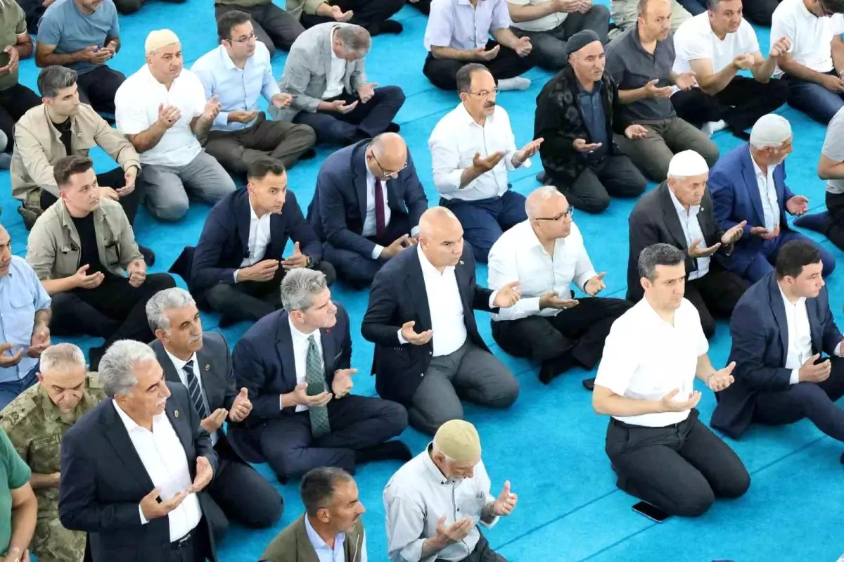 Ağrı'da 15 Temmuz şehitleri için Mevlid-i Şerif okundu