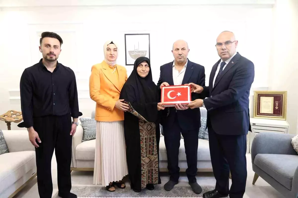 Ağrı Valisi Koç'tan 15 Temmuz gazisine anlamlı ziyaret