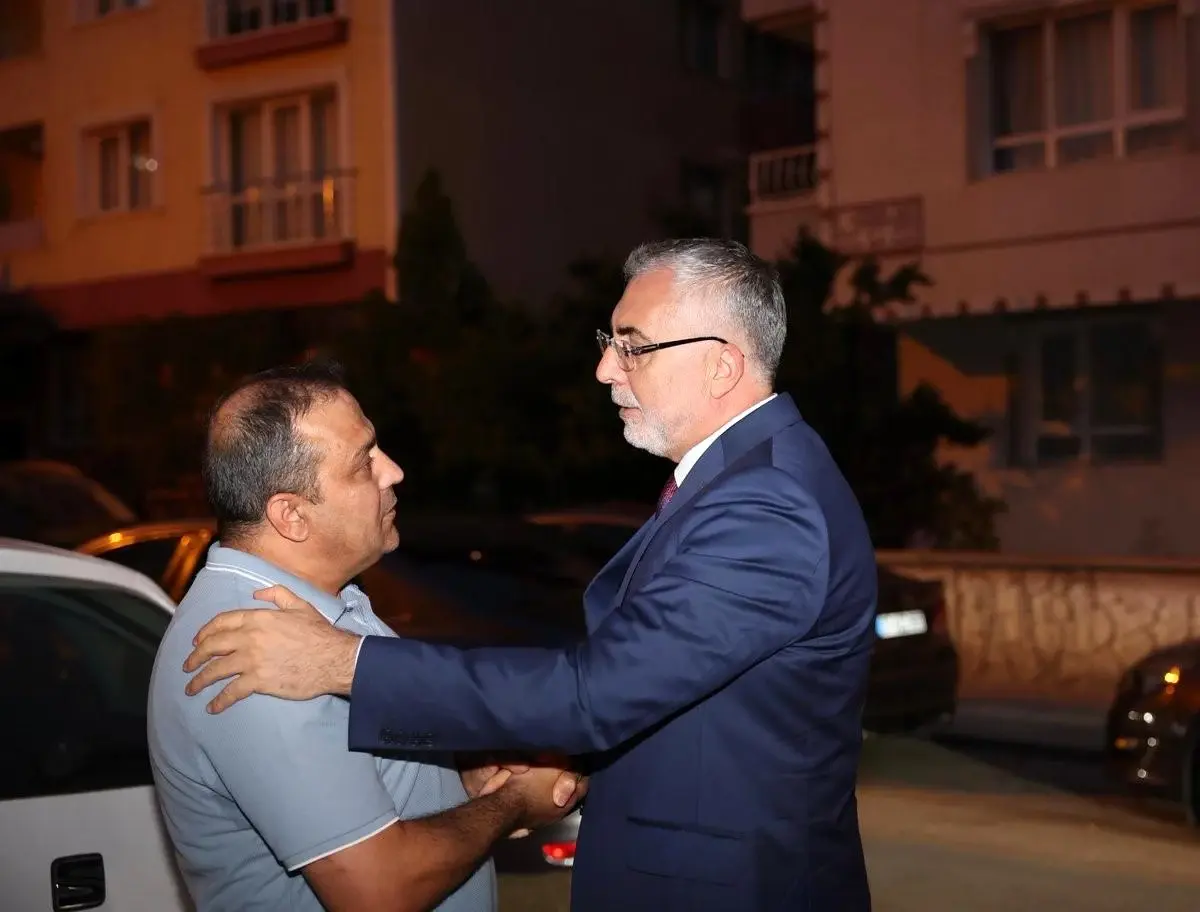 Çalışma ve Sosyal Güvenlik Bakanı Işıkhan, 15 Temmuz şehidi Yakup Kozan'ın ailesini ziyaret etti