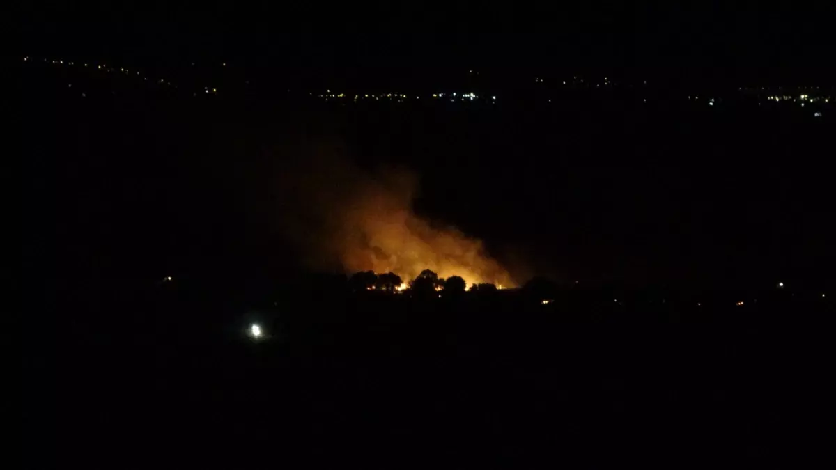 Çanakkale'de Tarım Arazisinde Yangın Kontrol Altına Alındı