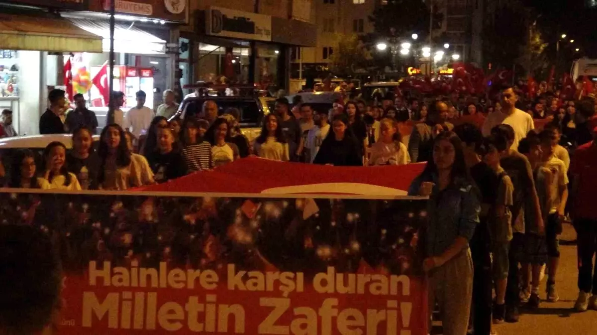 Çankırı'da yüzlerce vatandaş 15 Temmuz şehitleri için yürüdü