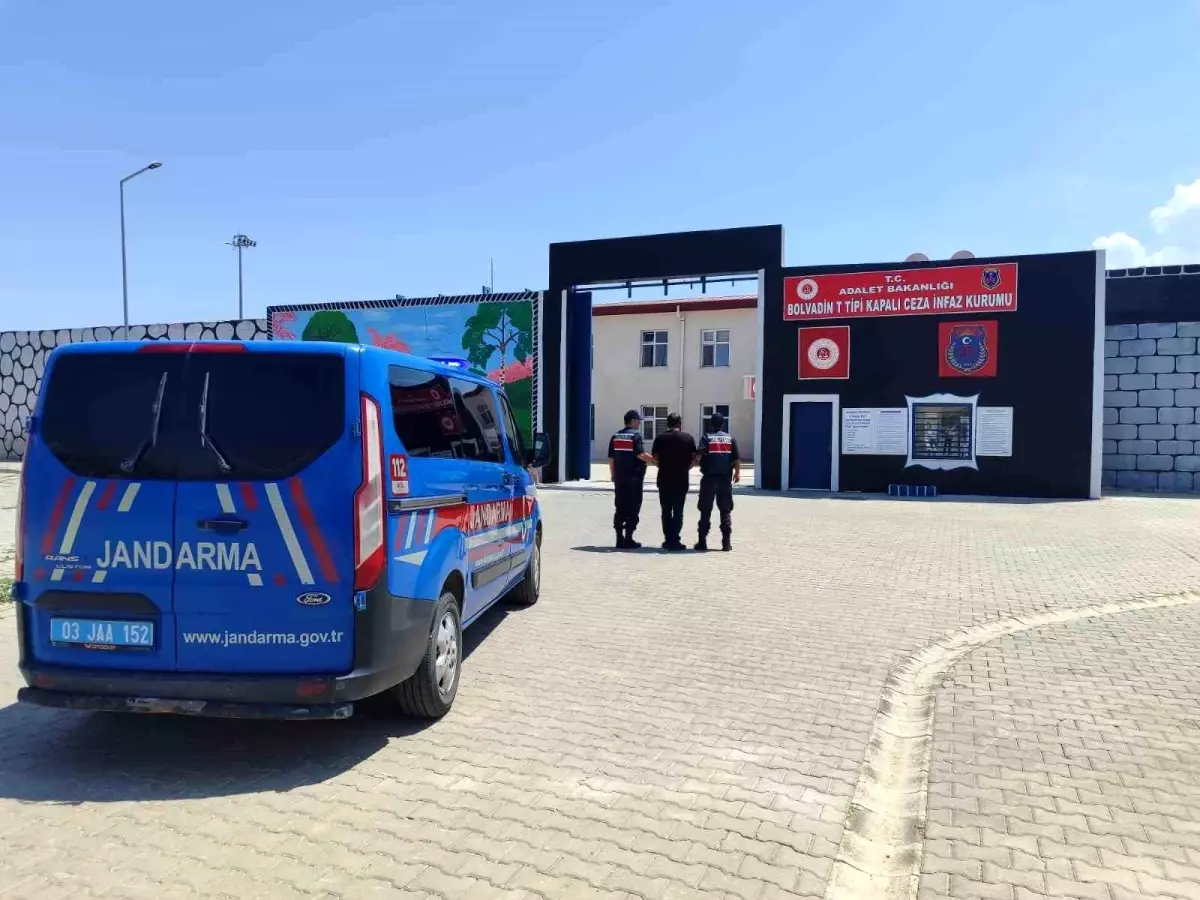 Hapis Cezasıyla Aranan Şahıs Jandarma Tarafından Yakalandı
