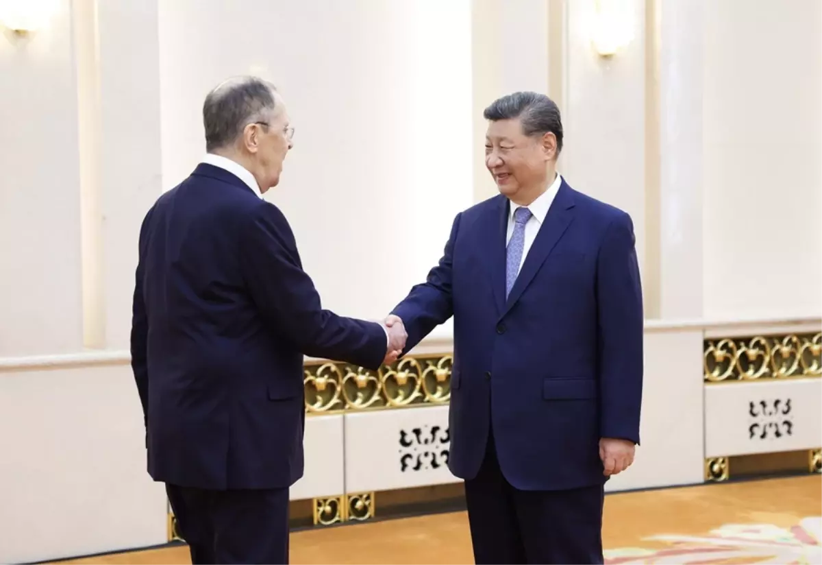 Şi Cinping ve Lavrov'dan Stratejik İş Birliği Vurgusu