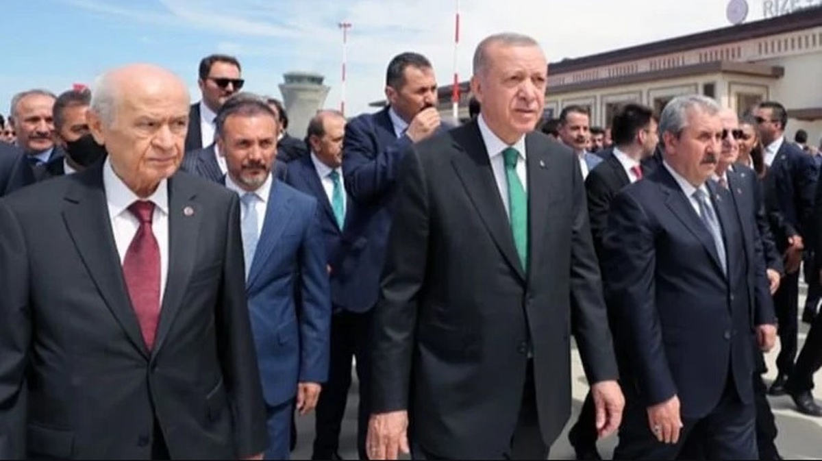 Erdoğan, Bahçeli ve Destici Meclis'te bir arada