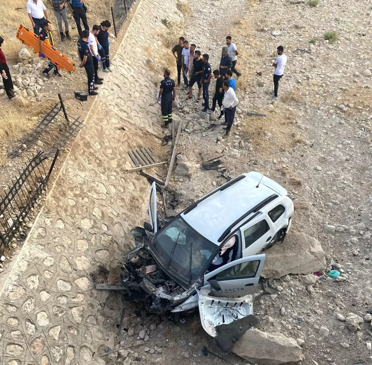 Adıyaman'da Hafif Ticari Araç Şarampole Yuvarlandı: 1 Yaralı