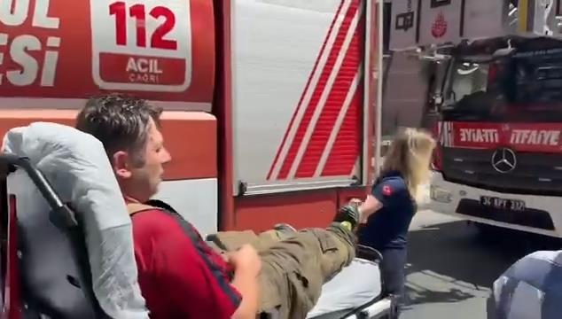 İstanbul'da kimyasal alarm! Bodrumda 5 kişi zehirlendi, müdahale ekibi de çıkamadı İstanbul'da kimyasal alarm! Bodrumda 5 kişi zehirlendi, müdahale ekibi de çıkamadı