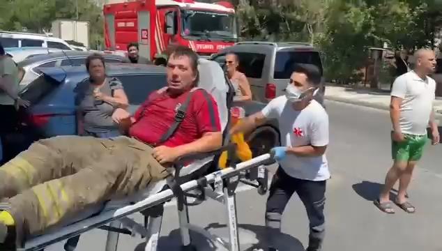 İstanbul'da kimyasal alarm! Bodrumda 5 kişi zehirlendi, müdahale ekibi de çıkamadı İstanbul'da kimyasal alarm! Bodrumda 5 kişi zehirlendi, müdahale ekibi de çıkamadı