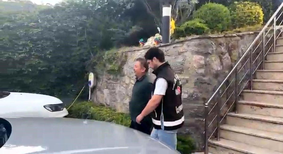 FETÖ'nün Finans Yapılanmasına Büyük Operasyon: 26 Gözaltı