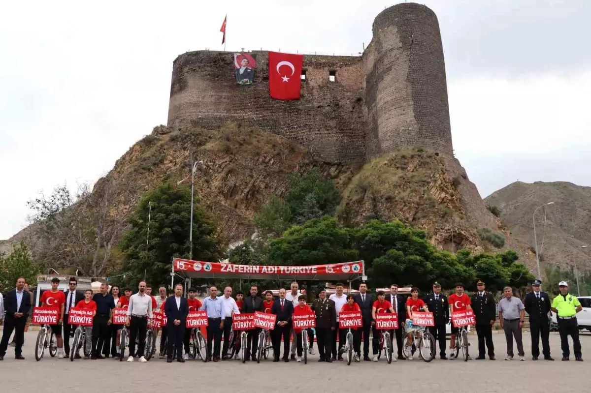 Oltu'da 15 Temmuz Demokrasi ve Millî Birlik Günü etkinlikleri düzenlendi