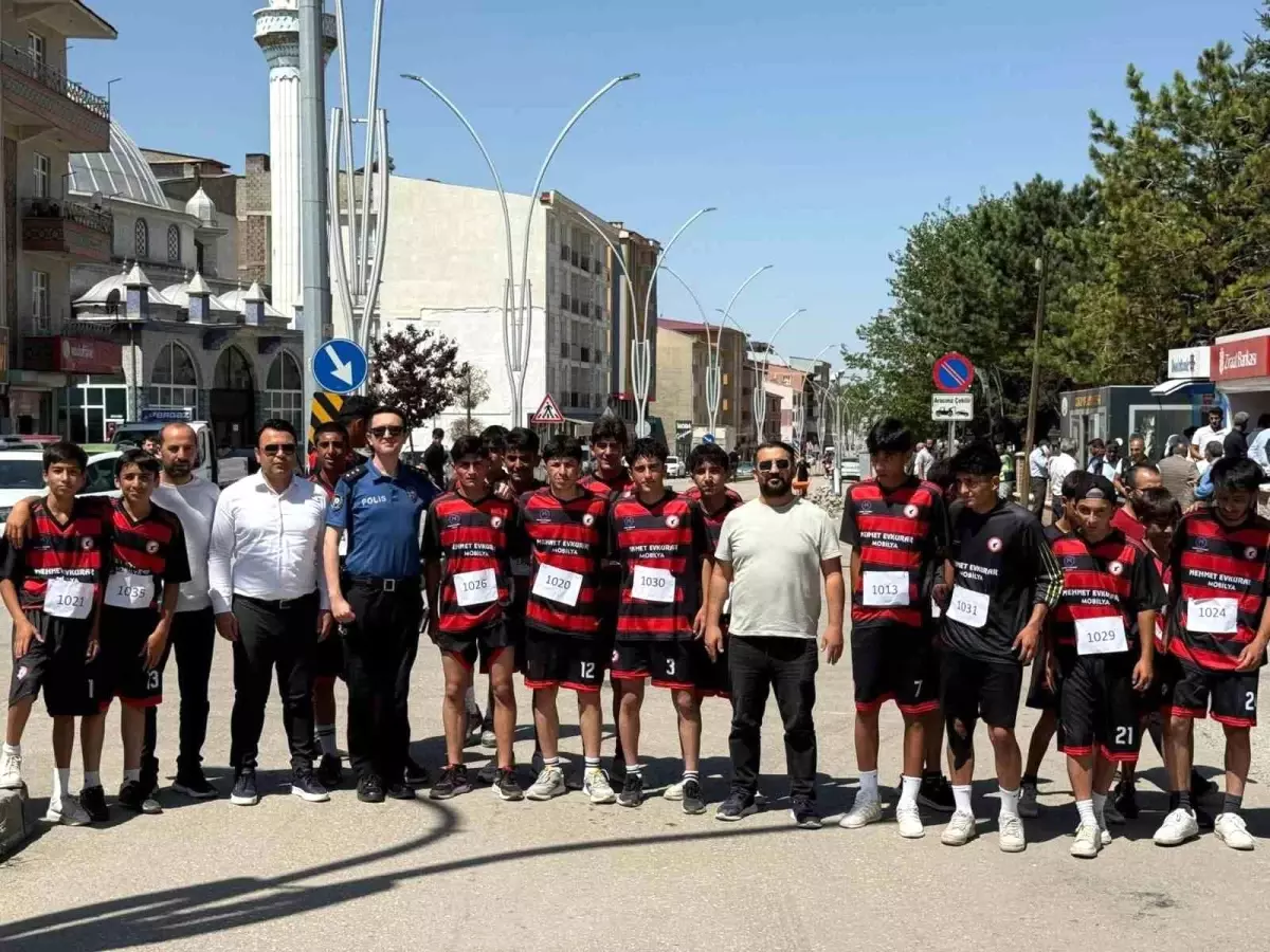Özalp'ta 15 Temmuz Gençlik Koşusu Düzenlendi