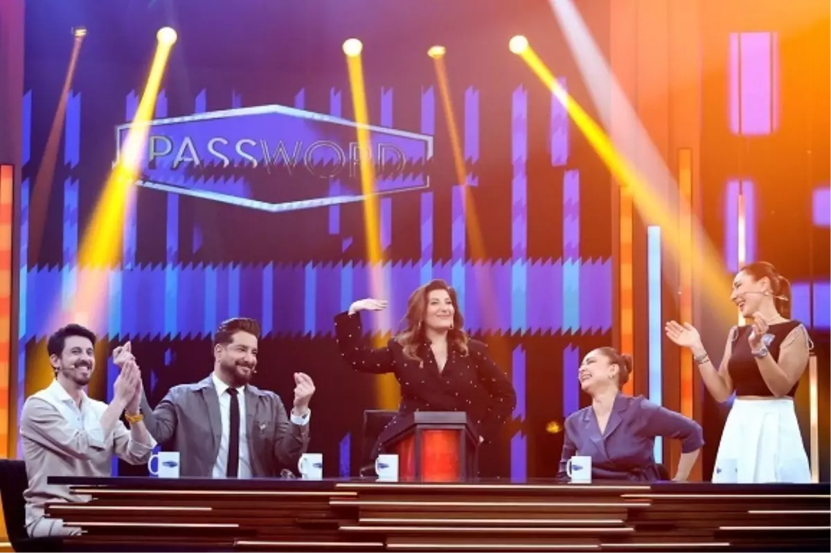 Password Yarışmasında Sibel Taşçıoğlu'nun Etkileyici Performansı