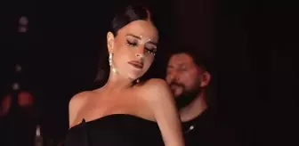 Simge Sağın yaz sezonunu havuz başında açtı