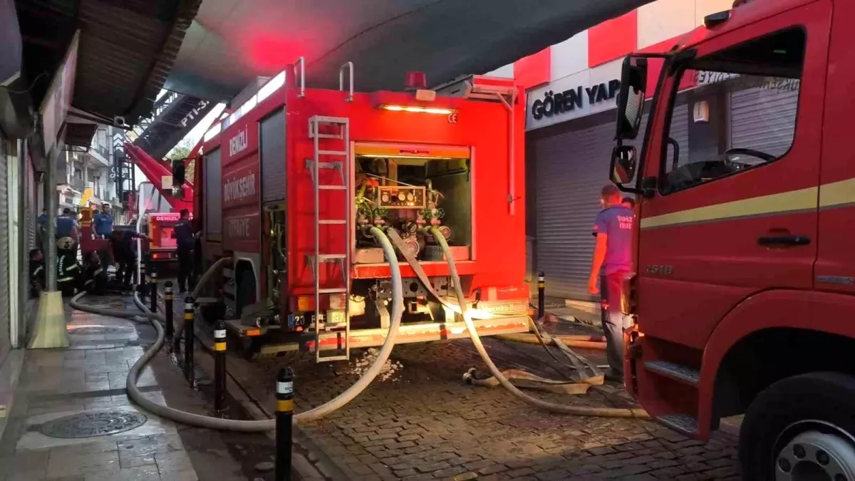 Denizli'de Tarihi Çarşıda Yangın Paniği