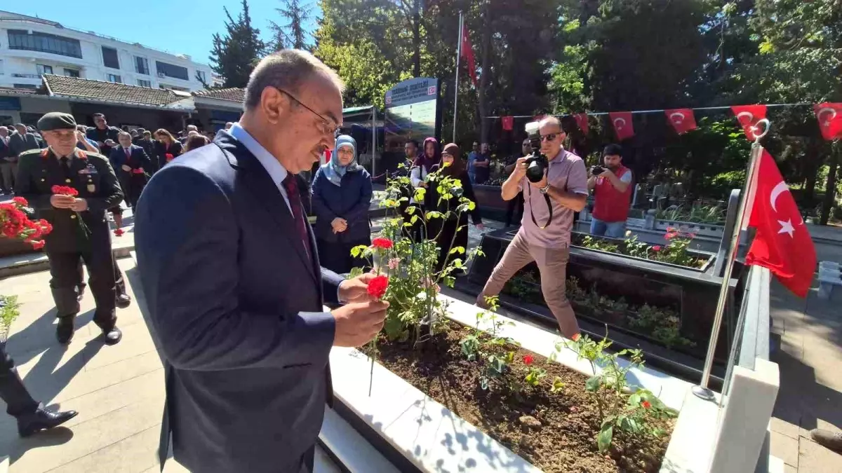 Tekirdağ'da 15 Temmuz şehidi Münür Alkan kabri başında anıldı