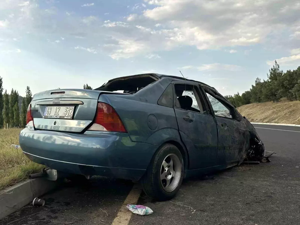 Uşak'ta Takla Atan Otomobilde 1'i Ağır 5 Yaralı